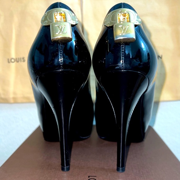 Louis Vuitton “Oh Really” Black Patent Gold Lock Platform Peep Toe Pump Size 6.5 - Picture 5 of 16